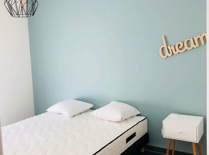 Apartment Appt Moderne Vieil 3 Piec