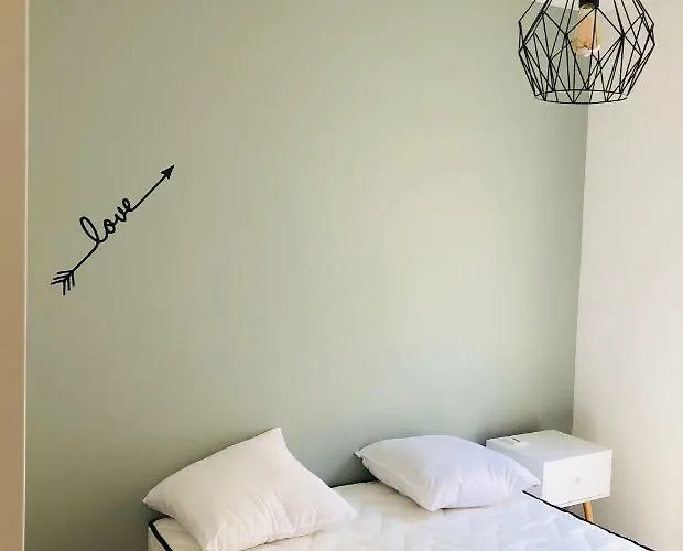 Appt Moderne Vieil 3 Piec Apartment